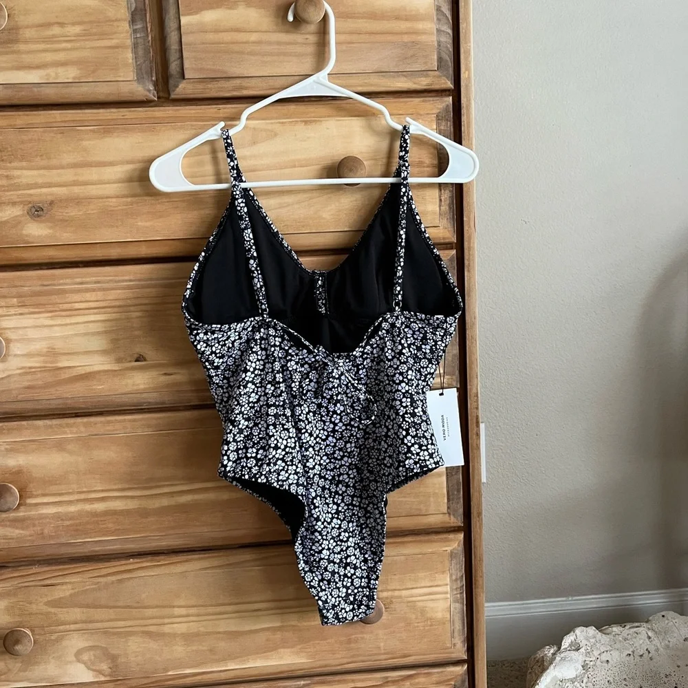 ASOS Swimsuit - Picture 4 of 7